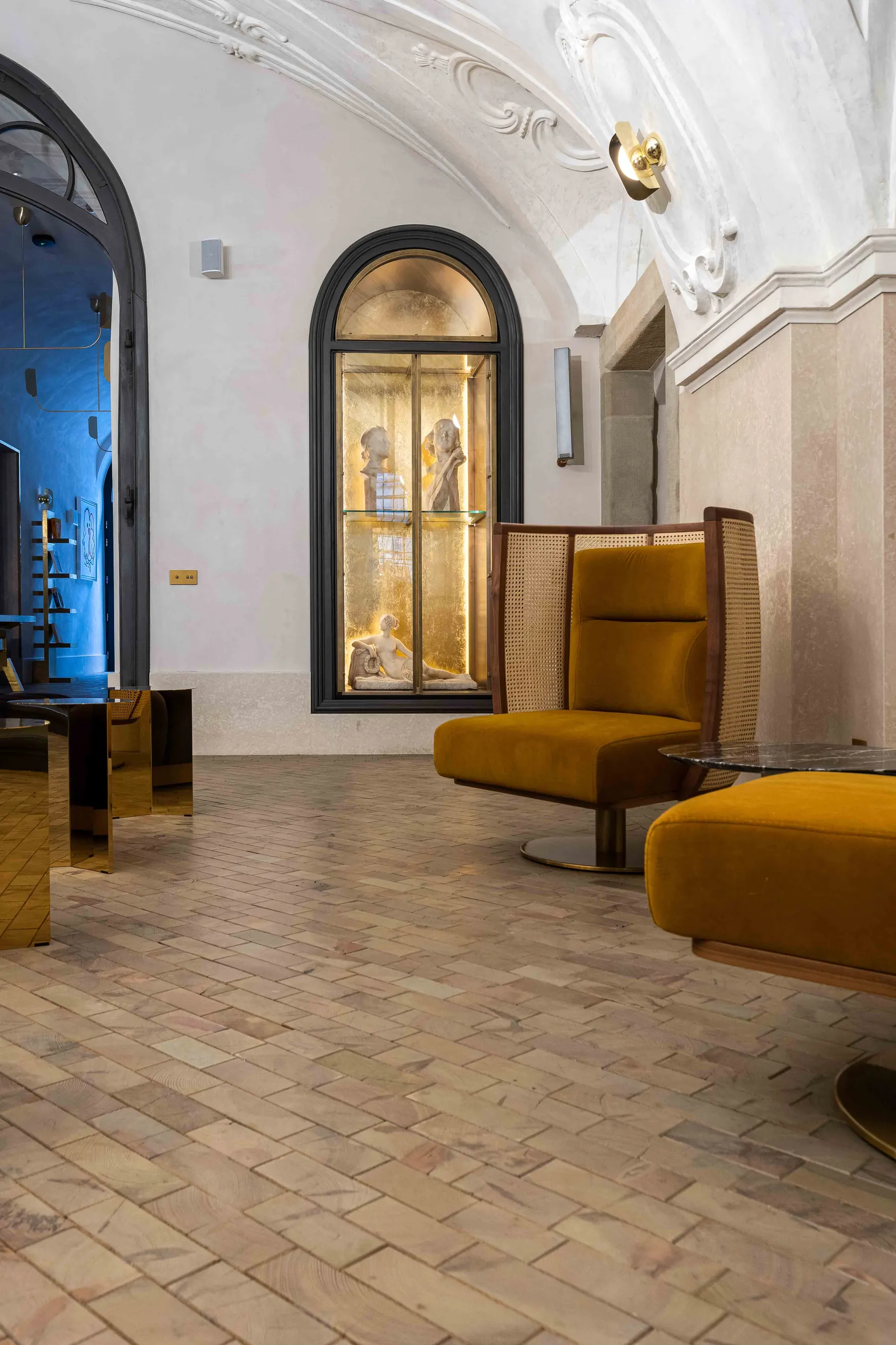 Drewniana posadzka pod sklepieniem holu H15 Luxury Palace, zdjęcie 14