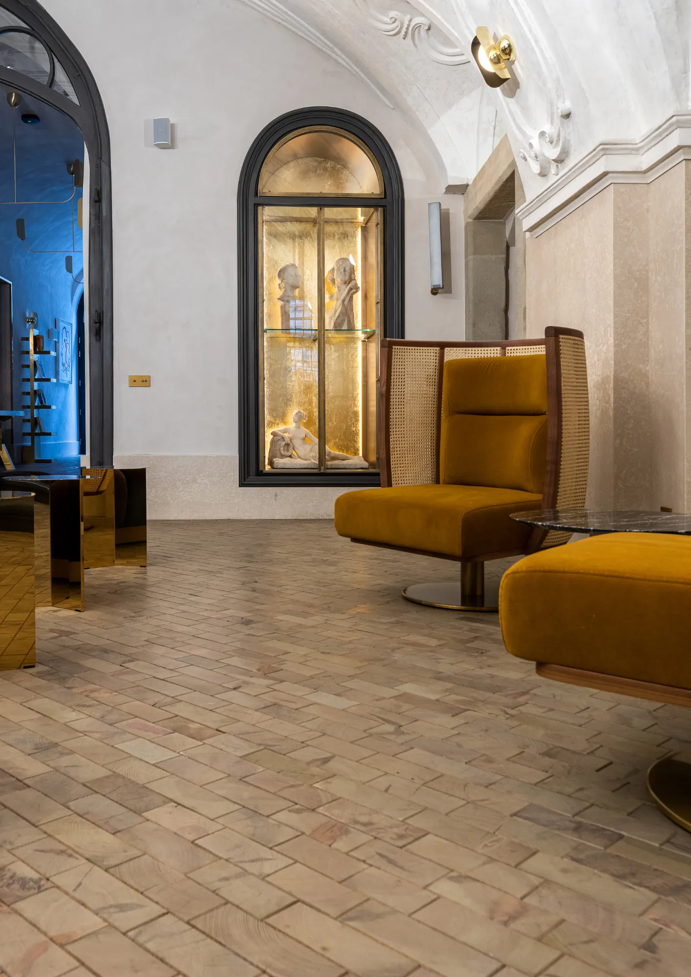 Drewniana posadzka pod sklepieniem holu H15 Luxury Palace, zdjęcie 3