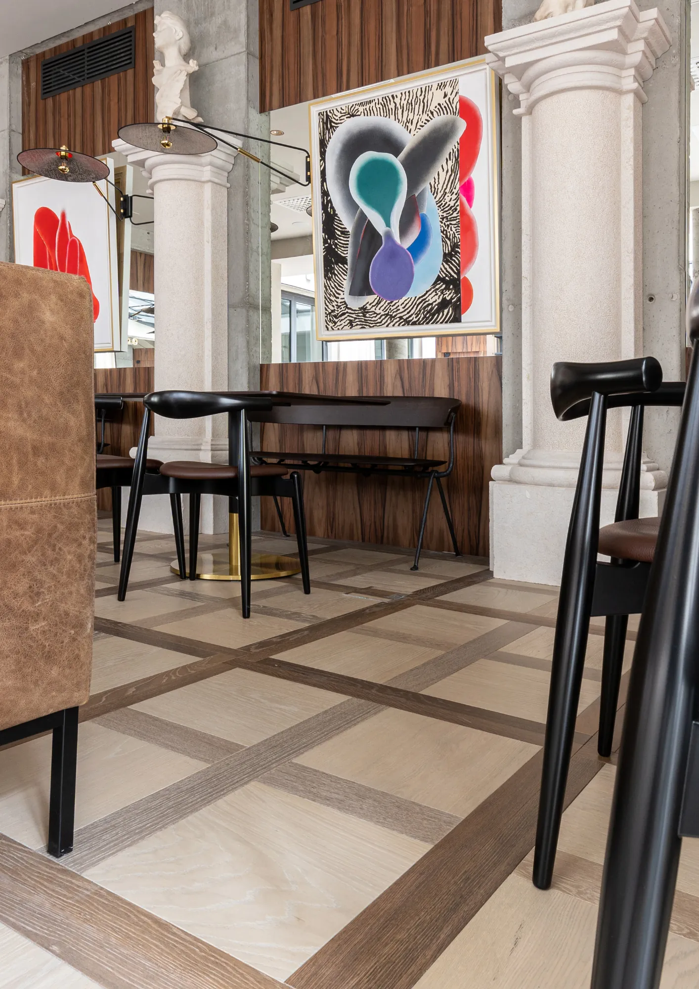 Drewniana posadzka pod sklepieniem holu H15 Luxury Palace, zdjęcie 8